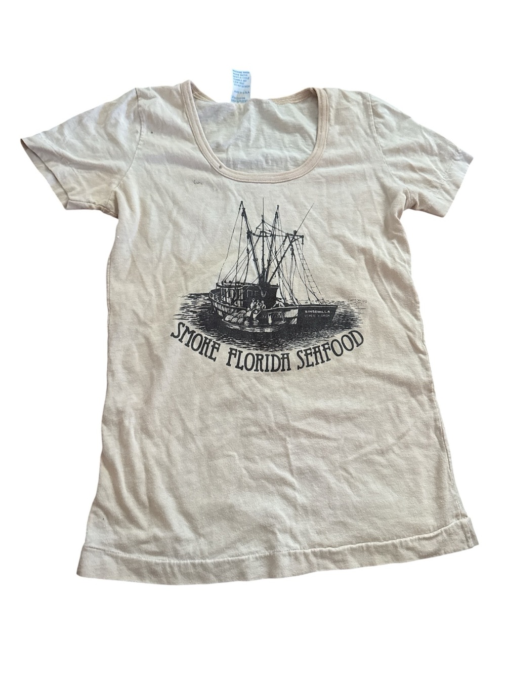 Women’s vintage 70s Smokie Florida Seafood Graphic Tee - Beige Top